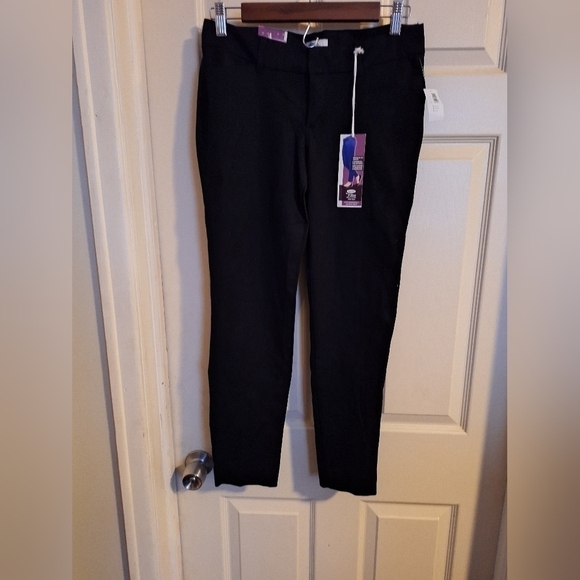 Old navy the diva slacks size 4 NWT - Picture 1 of 4
